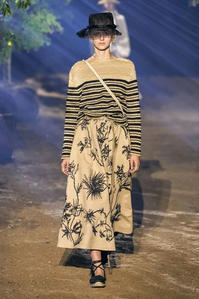 Look 6